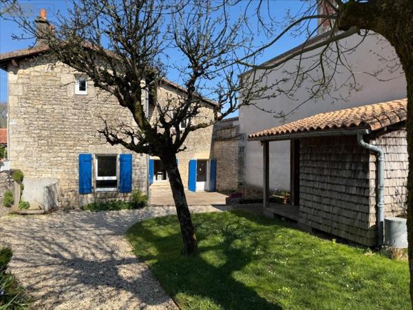 Maison restaurée à vendre à Échiré dans les Deux-Sèvres (79410), ref : 79066-1093661