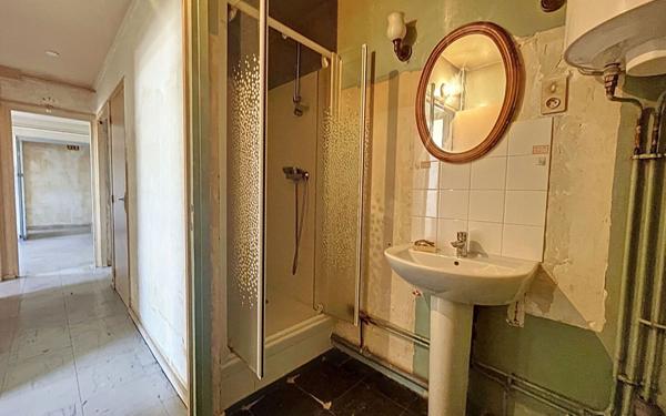 Appartement à vendre    3 pièces •  Montluçon