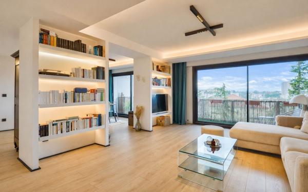 Appartement à vendre    5 pièces • 104 m2 Tassin-la-Demi-Lune