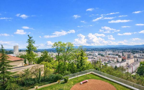 Appartement à vendre    5 pièces • 104 m2 Tassin-la-Demi-Lune