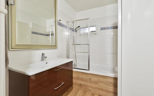 Appartement à vendre    5 pièces • 104 m2 Tassin-la-Demi-Lune