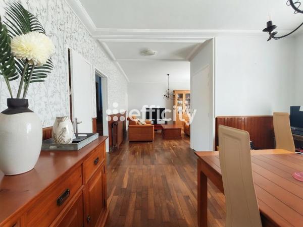 Maison
         5 pièces
        - 100 m² Exclusivité 257 250 € *