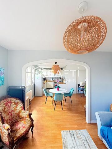 Appartement lumineux avec 2 parkings + cave