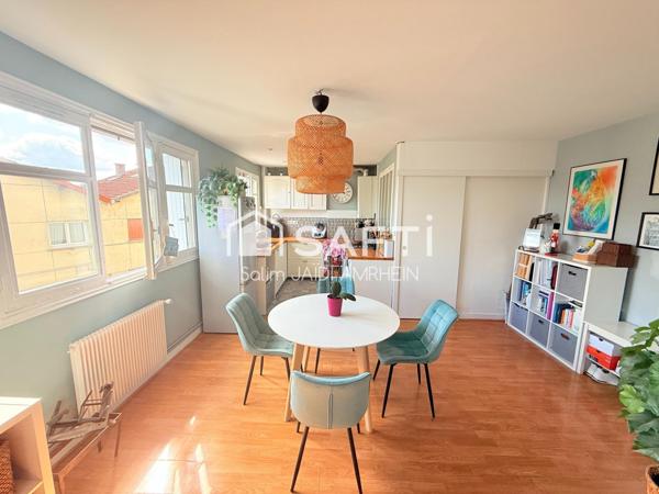 Appartement lumineux avec 2 parkings + cave