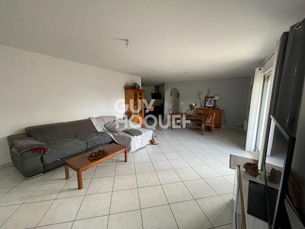 Maison familiale avec piscine sur terrain de 1165 m² à Ychoux