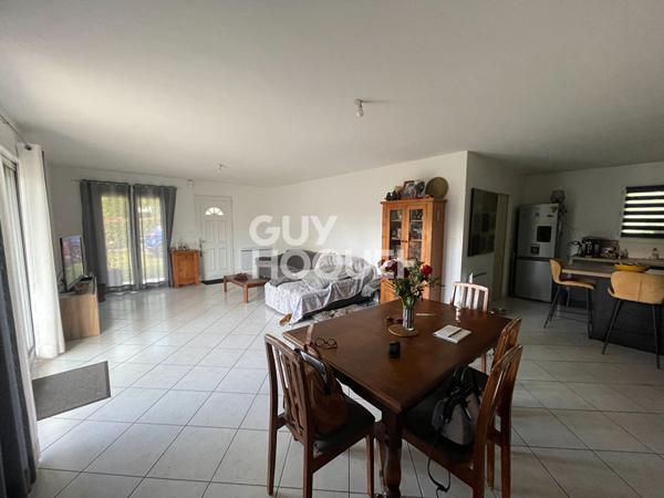 Maison familiale avec piscine sur terrain de 1165 m² à Ychoux