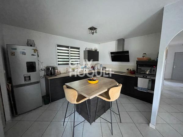 Maison familiale avec piscine sur terrain de 1165 m² à Ychoux