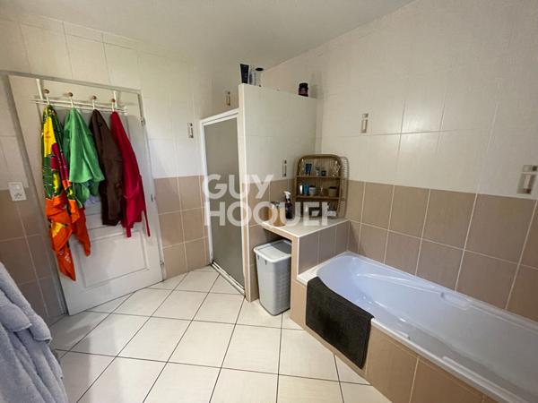 Maison familiale avec piscine sur terrain de 1165 m² à Ychoux