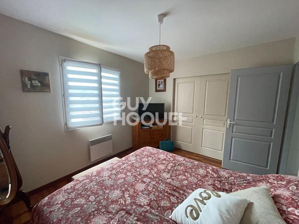 Maison familiale avec piscine sur terrain de 1165 m² à Ychoux