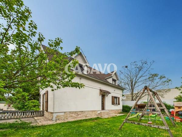 Vente Maison 5 pièces de 161m² - 78500 Sartrouville
