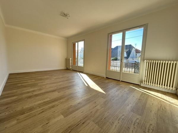 Maison à louer 1 000 € CC Aureilhan 4 p 81 m² DPE D