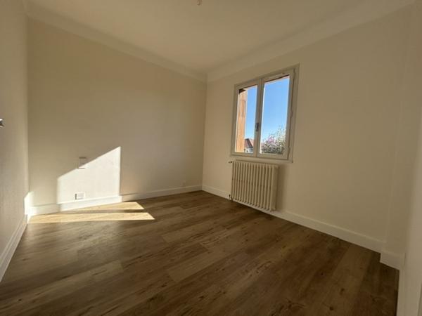Maison à louer 1 000 € CC Aureilhan 4 p 81 m² DPE D