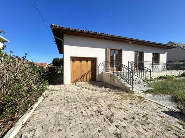 Maison à louer 1 000 € CC Aureilhan 4 p 81 m² DPE D