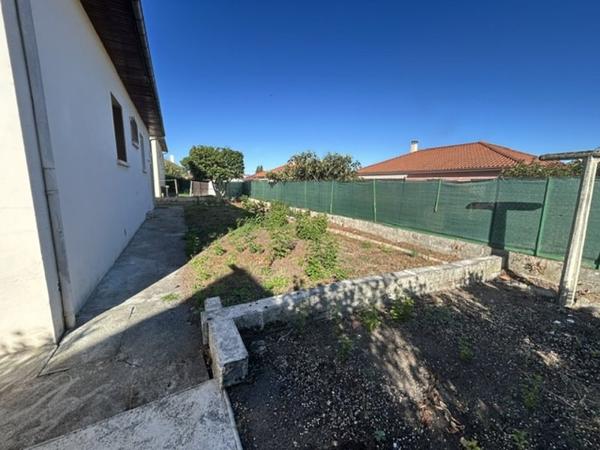 Maison à louer 1 000 € CC Aureilhan 4 p 81 m² DPE D