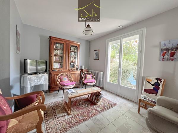 Plain-pied à 5min de BRESSUIRE sur 543m² de terrain. 3 chambres et garage.