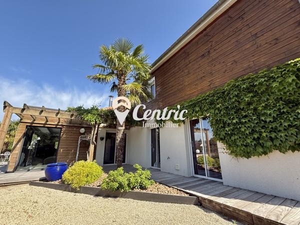 Maison contemporaine avec piscine