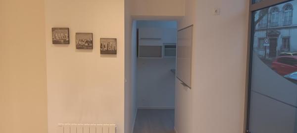 Rodez (Boulevard Laromiguière), Local commercial 34 m² environ, proche commerces et services