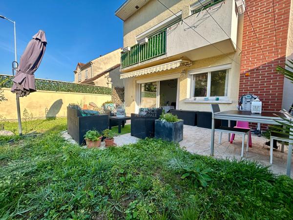 Maison Carrieres Sous Poissy 6 pièces126 m2 €430 000 ** - Référence 8923