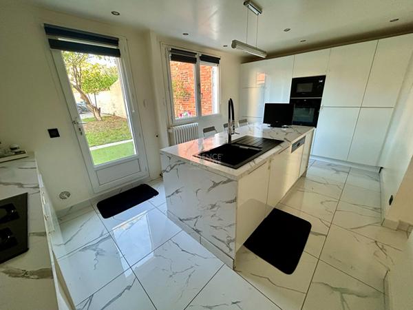 Maison Carrieres Sous Poissy 6 pièces126 m2 €430 000 ** - Référence 8923