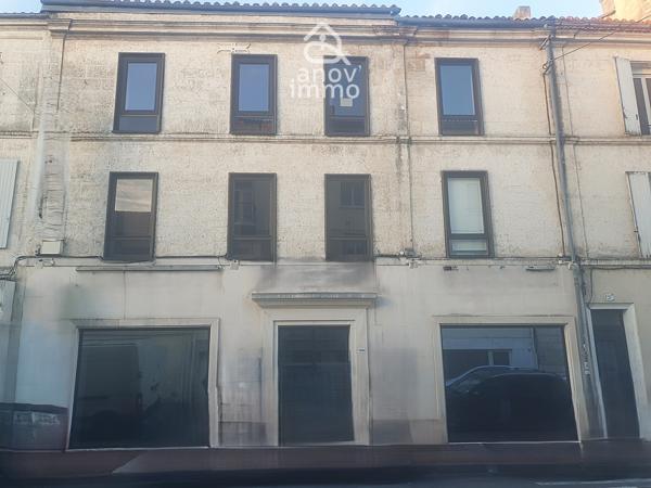 Immeuble
                                                                                                                                                
                                                                                                                                                
                                                                                                                                                
                                                    
                                                                                                                                                                                                                                                                                                                        900  m²                                                                                                                                                                                                         3 etage(s)