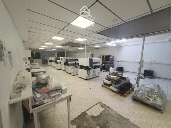 Immeuble
                                                                                                                                                
                                                                                                                                                
                                                                                                                                                
                                                    
                                                                                                                                                                                                                                                                                                                        900  m²                                                                                                                                                                                                         3 etage(s)