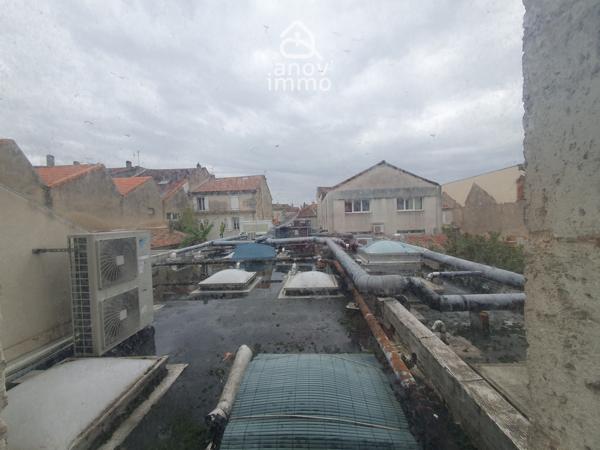 Immeuble
                                                                                                                                                
                                                                                                                                                
                                                                                                                                                
                                                    
                                                                                                                                                                                                                                                                                                                        900  m²                                                                                                                                                                                                         3 etage(s)