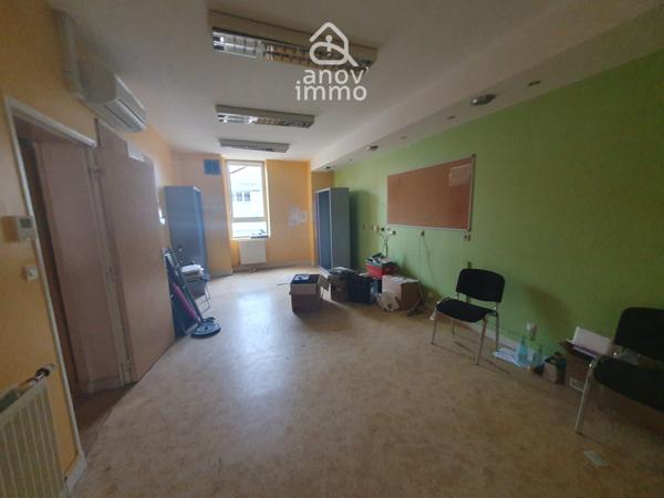 Immeuble
                                                                                                                                                
                                                                                                                                                
                                                                                                                                                
                                                    
                                                                                                                                                                                                                                                                                                                        900  m²                                                                                                                                                                                                         3 etage(s)