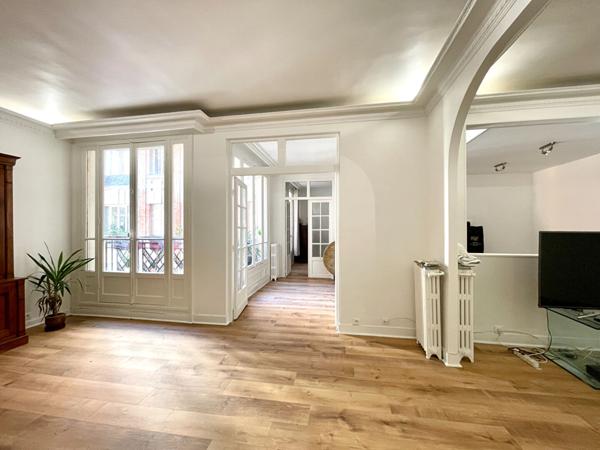 Appartement Paris 16eme 3 pièces 83.73 m2 + cave