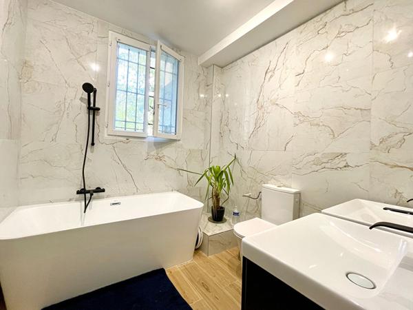 Appartement Paris 16eme 3 pièces 83.73 m2 + cave