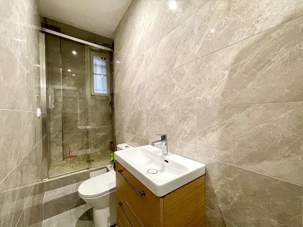 Appartement Paris 16eme 3 pièces 83.73 m2 + cave