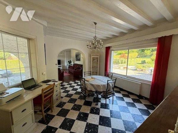 Maison à Vendre à Auxi-le-Château (62390) en Pas-de-Calais (62)

Cette maison de 170 m² habit...