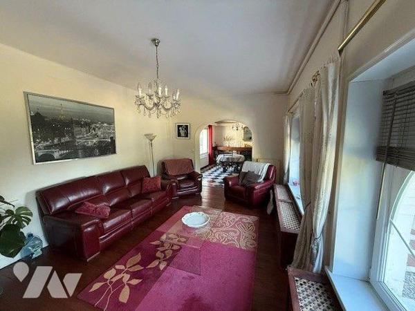 Maison à Vendre à Auxi-le-Château (62390) en Pas-de-Calais (62)

Cette maison de 170 m² habit...