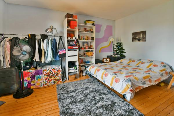 Maison à vendre 6 pièces proche de SURGERES (17)- Dépendances et terrain 3 900 m²