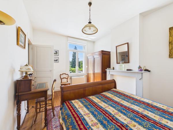 Maison
         7 pièces
        - 192 m² 389 000 € *
