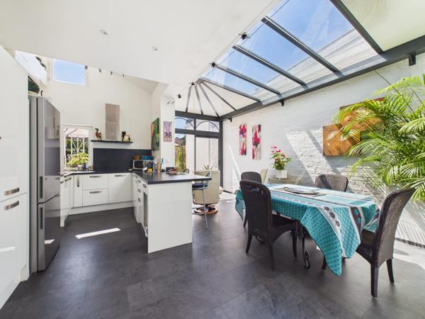Maison
         7 pièces
        - 192 m² 389 000 € *