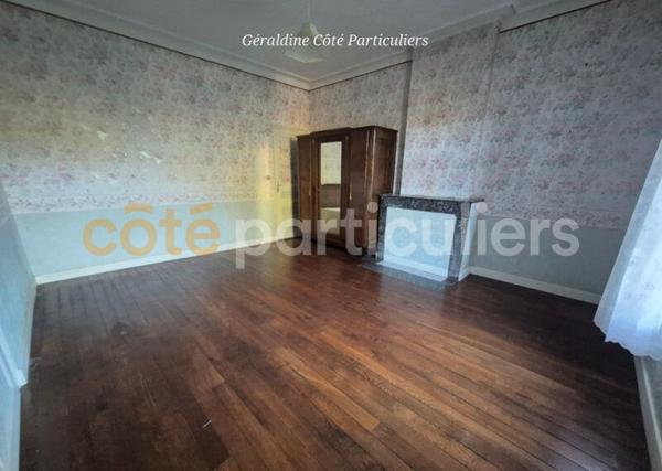 Vente
                Demeure142 m² - 5 Pièces -
                    LISLE EN RIGAULT (55000)