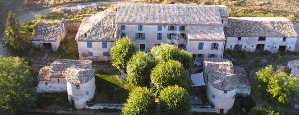 Château à vendre à Thoard - Référence 1412