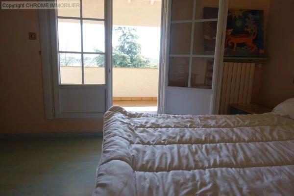 Vente                                                      Maison
                        
                     9 pièces                      242 m2                     à Marmande