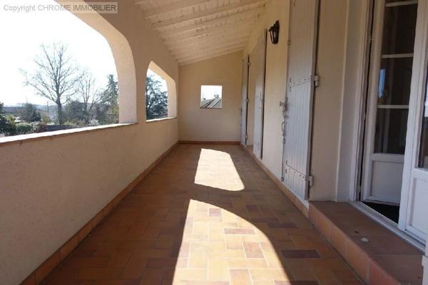 Vente                                                      Maison
                        
                     9 pièces                      242 m2                     à Marmande