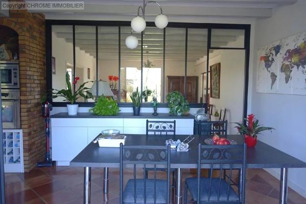 Vente                                                      Maison
                        
                     9 pièces                      242 m2                     à Marmande