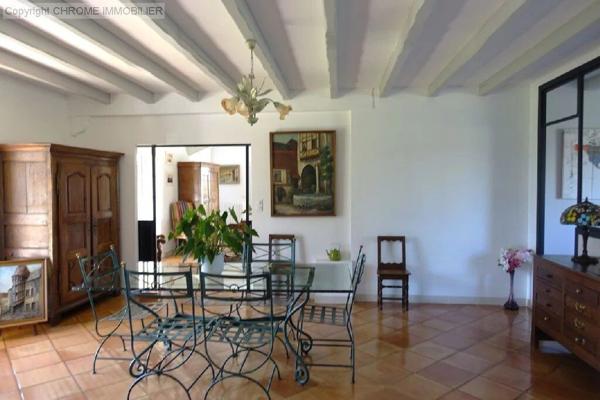 Vente                                                      Maison
                        
                     9 pièces                      242 m2                     à Marmande
