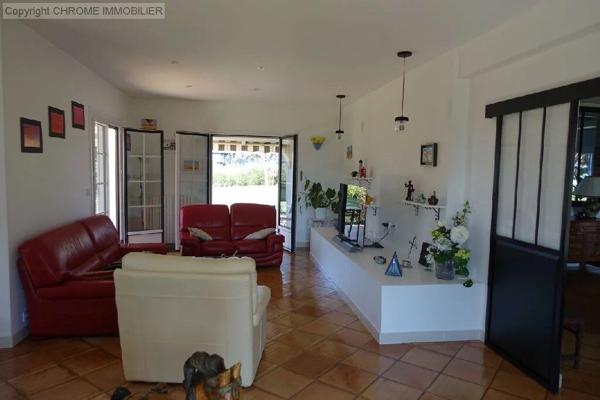 Vente                                                      Maison
                        
                     9 pièces                      242 m2                     à Marmande