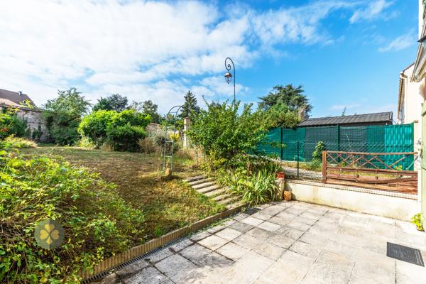 Maison
                                                                                                                                                                                                                                                                                                                        4 pièce(s)                                                                                                                                                                                                          3 chambre(s)                                                                                                                                                                                                          91.39  m²