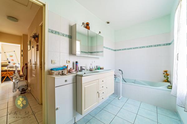 Maison
                                                                                                                                                                                                                                                                                                                        4 pièce(s)                                                                                                                                                                                                          3 chambre(s)                                                                                                                                                                                                          91.39  m²