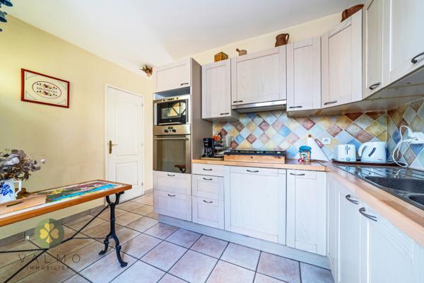 Maison
                                                                                                                                                                                                                                                                                                                        4 pièce(s)                                                                                                                                                                                                          3 chambre(s)                                                                                                                                                                                                          91.39  m²
