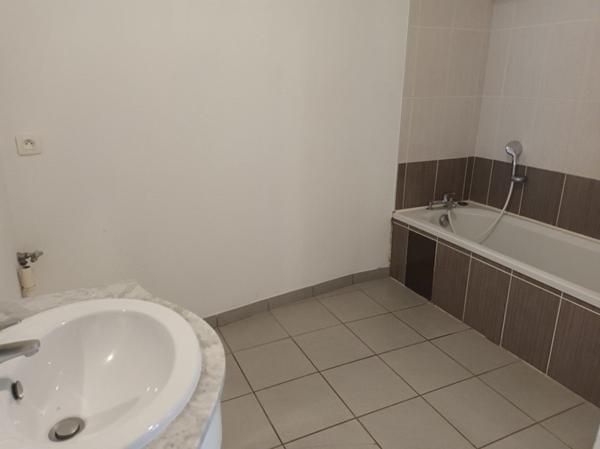 Appartement Tonneins 3 pièce(s) centre ville