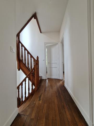 Maison ancienne rénovée avec jardin et piscine à St Marceau