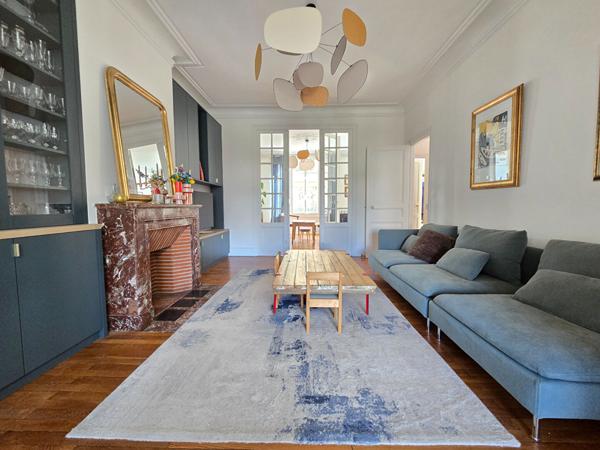 Maison ancienne rénovée avec jardin et piscine à St Marceau