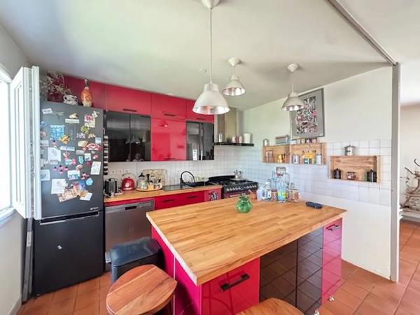 PESSAC , maison individuelle de plain pied 180m² avec 4 chambres, jardin et garage
