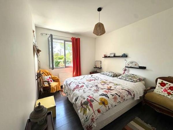 PESSAC , maison individuelle de plain pied 180m² avec 4 chambres, jardin et garage